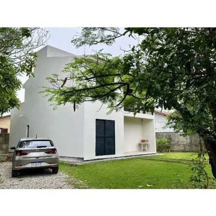 Rent this 3 bed house on unnamed road in Morro das Pedras, Florianópolis - SC