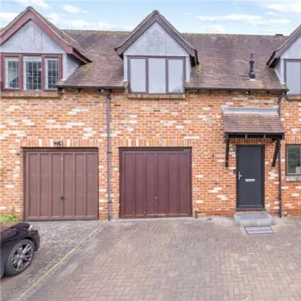 Image 1 - Selham Close, Chichester, PO19 5BZ, United Kingdom - Townhouse for sale