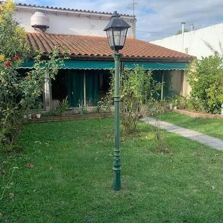 Buy this 2 bed house on Chayter 442 in José Mármol, Argentina