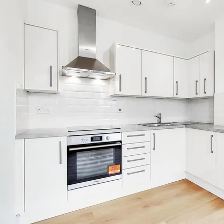 Image 1 - Platform 1, Wakering Road, London, IG11 8QN, United Kingdom - Apartment for rent