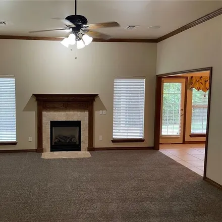 Image 4 - 398 Windsor Road, Midwest City, OK 73130, USA - House for sale
