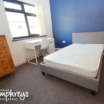 Rent this 4 bed apartment on Zagros Store in Beresford Street, Stoke