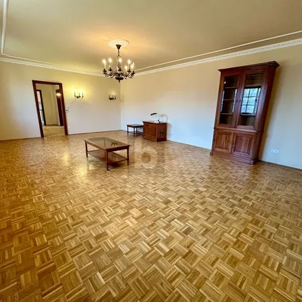 Rent this 3 bed apartment on Neusselgasse 9 in 2353 Gemeinde Guntramsdorf, Austria