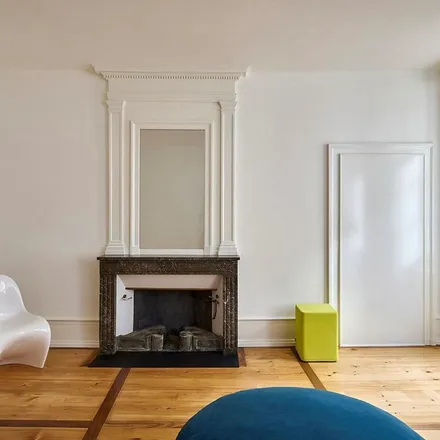 Rent this 8 bed apartment on Rue du Simplon 40 in 1800 Vevey, Switzerland