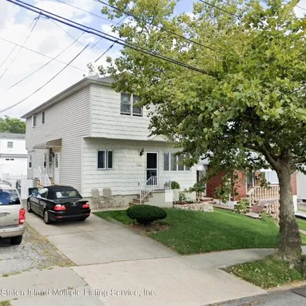 Buy this 4 bed house on 29 Mallory Avenue in New York, NY 10305