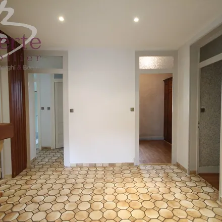 Rent this 4 bed apartment on 5 Rue Crépu in 38000 Grenoble, France
