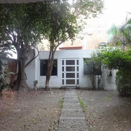 Rent this 6 bed house on Entuercados 2 in Calle Uxmal 332, Benito Juárez