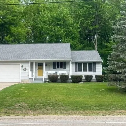 Buy this 3 bed house on 16233 Hemlock Drive in Spring Lake Township, MI 49456