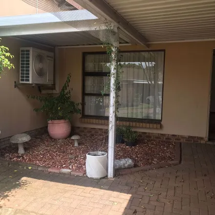 Rent this 2 bed apartment on unnamed road in uMhlathuze Ward 2, Richards Bay