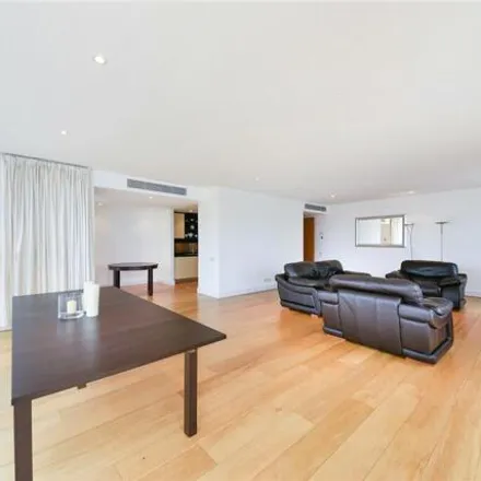 Rent this 2 bed room on Eaton House in 39 Westferry Circus, Canary Wharf