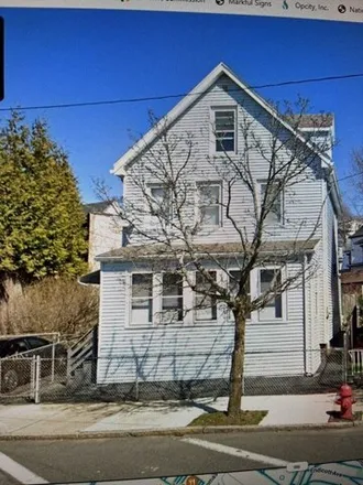Buy this 2 bed house on 12 Crescent Avenue in Beachmont, Revere