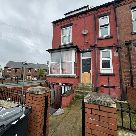 Rent this 2 bed house on St Hilda's Mount in Leeds, LS9 0BY