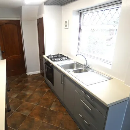 Image 4 - Brook Vale Close, Mansfield Woodhouse, NG18 3LX, United Kingdom - Duplex for rent