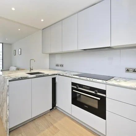 Rent this studio apartment on Hampton Tower in 75 Marsh Wall, Canary Wharf