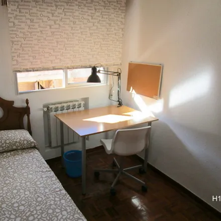 Image 2 - Madrid, Calle de Francisco de la Fuente, 7, 28031 Madrid - Room for rent