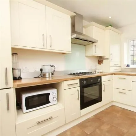 Image 4 - The Sigers, London, HA5 2QH, United Kingdom - House for sale