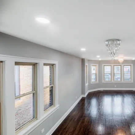 Image 4 - 5505 North Parkside Avenue, Chicago, IL 60646, USA - House for sale