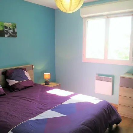 Rent this 3 bed house on 33340 Civrac-en-Médoc