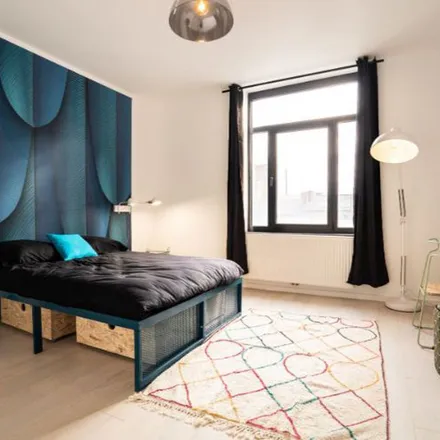 Image 4 - Rue Zénobe Gramme 15, 6000 Charleroi, Belgium - Apartment for rent