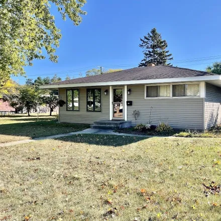 Buy this 2 bed house on 1118 Sheridan Road in Escanaba, MI 49829