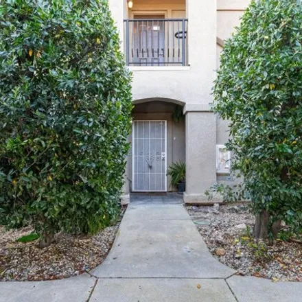 Buy this 2 bed condo on Sports Parkway in Sacramento, CA 95835