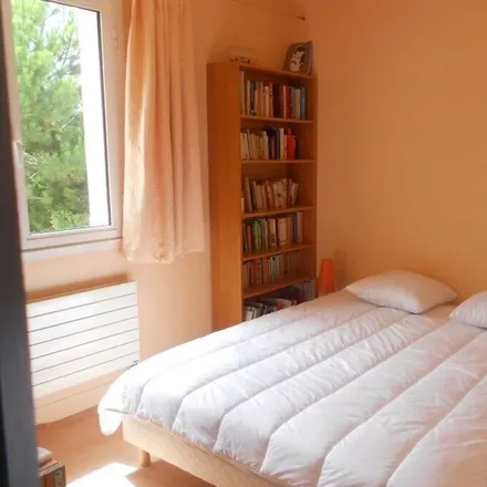 Rent this 6 bed house on 46170 Castelnau-Montratier