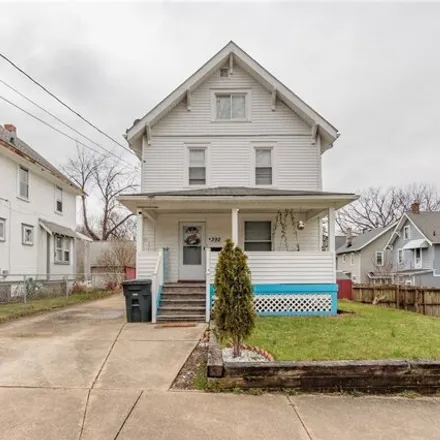 Buy this 3 bed house on 456 Montrose Avenue in Akron, OH 44310