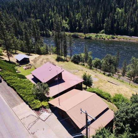 Buy this 4 bed house on 927 Johnson Avenue in Orofino, ID 83544