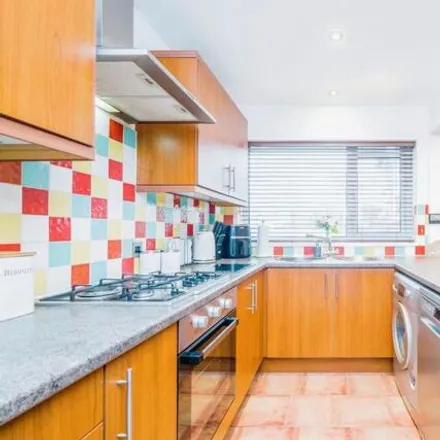 Image 3 - The Hawthorns, Cardiff, CF23 7AS, United Kingdom - House for sale