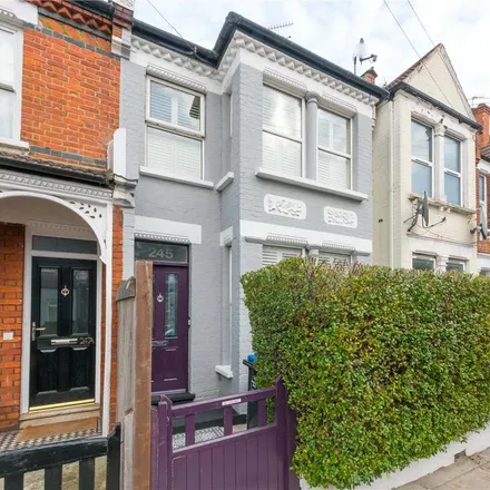 Rent this 3 bed townhouse on Chapter Road in Dudden Hill, London