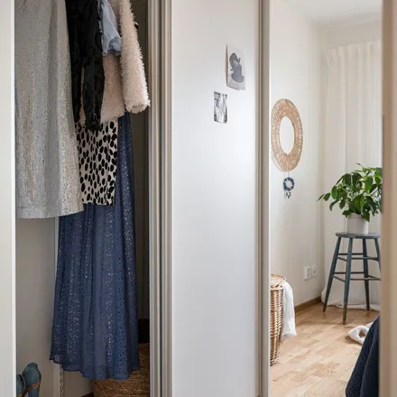 Rent this 4 bed apartment on Försegelvägen in 723 56 Västerås, Sweden