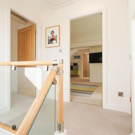 Image 7 - Silverdale Gardens, Sheffield, S11 9JQ, United Kingdom - Townhouse for sale
