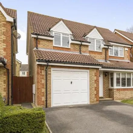 Buy this 4 bed house on Damson Crescent in Fair Oak, SO50 8RD
