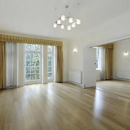 Image 6 - Eyre Court, 3-21 Finchley Road, London, NW8 9TY, United Kingdom - Apartment for rent