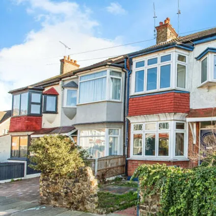 Buy this 3 bed townhouse on North View Drive in Fairfax Drive, Southend-on-Sea