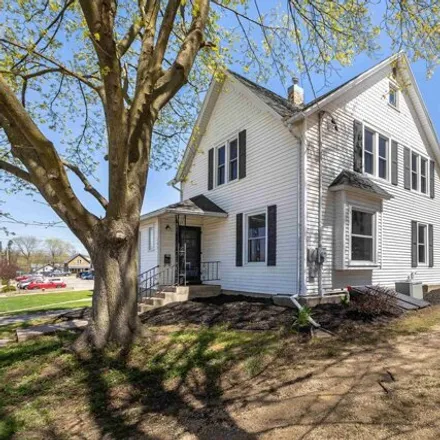 Buy this 4 bed house on 137 Center Street in Platteville, WI 53818