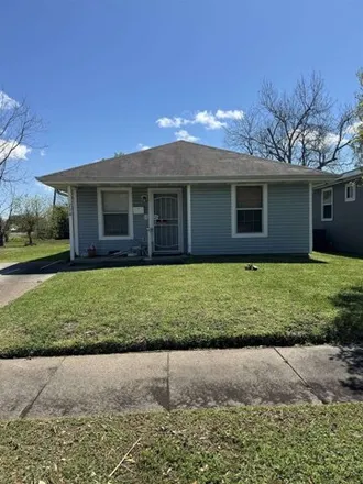 Buy this 2 bed house on 200 West 19th Street in Port Arthur, TX 77640