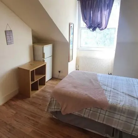 Rent this 1 bed apartment on 32 Chichele Road in London, NW2 3AN