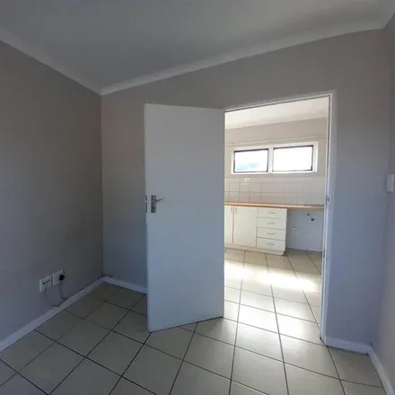 Image 4 - 21 Royal Rd, Maitland, Cape Town, 7405, South Africa - Apartment for rent