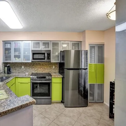 Buy this 2 bed condo on 2201 Cypress Island Drive in Pompano Beach, FL 33069