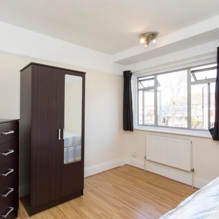 Rent this 5 bed room on St Saviour's Church in Old Oak Road, London