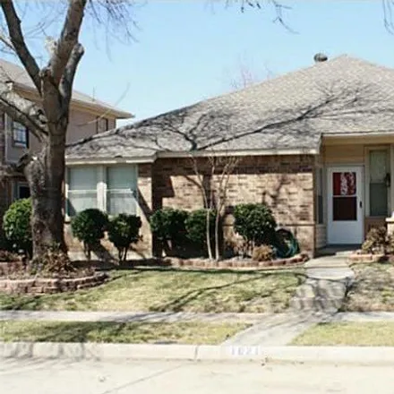 Rent this 3 bed house on 1671 Urbana Circle in Plano, TX 75025