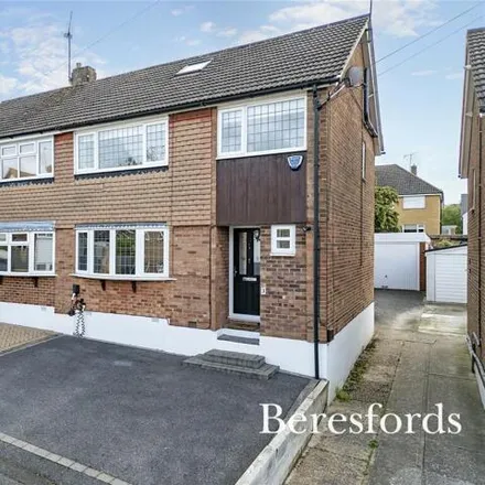 Buy this 4 bed duplex on St Peters Walk in Billericay, CM12 0JS