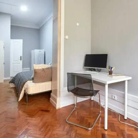 Image 9 - Sem Duvida, Avenida Elias Garcia, 1000-147 Lisbon, Portugal - Apartment for rent