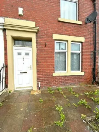 Buy this 2 bed townhouse on Heys Court in Blackburn, BB2 4PQ