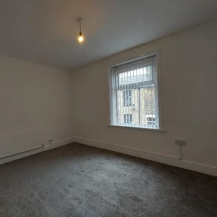 Image 5 - Parkinson Street, Burnley, BB11 3LS, United Kingdom - Townhouse for rent