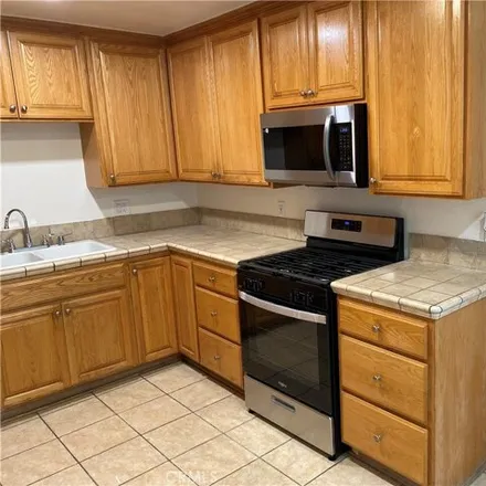 Image 3 - 1335 Griffith Street, San Fernando, CA 91340, USA - Apartment for rent