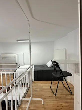 Rent this studio apartment on Fisioescénica in Calle de la Ruda, 5