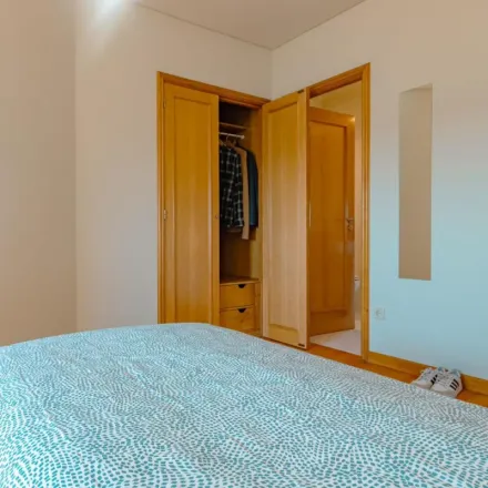 Rent this 6 bed apartment on Rua da Bouça 20 in 4099-013 Porto, Portugal