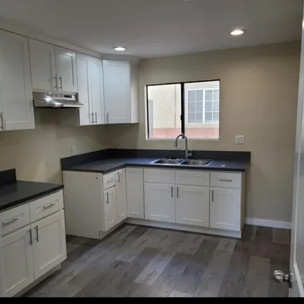 Rent this 2 bed townhouse on 210 West Linden Avenue in Burbank, CA 91502